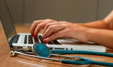 IR para médicos: bolsa de residência deve ser declarada?